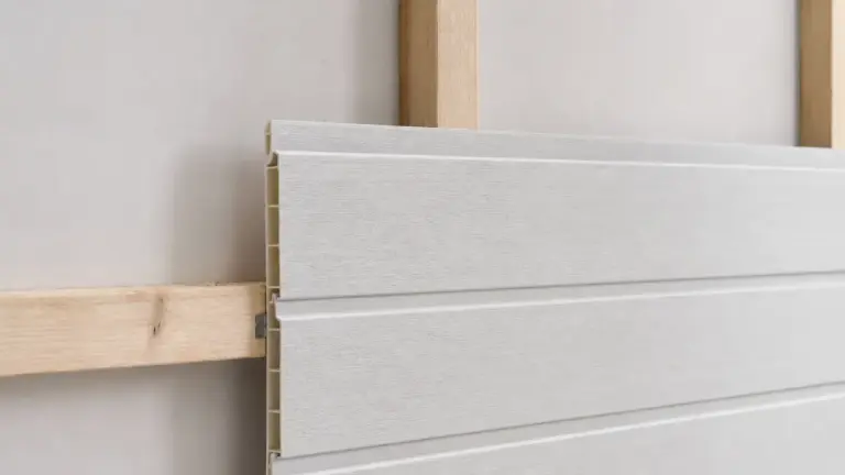 Pose de lambris PVC sur tasseaux en mur intérieur